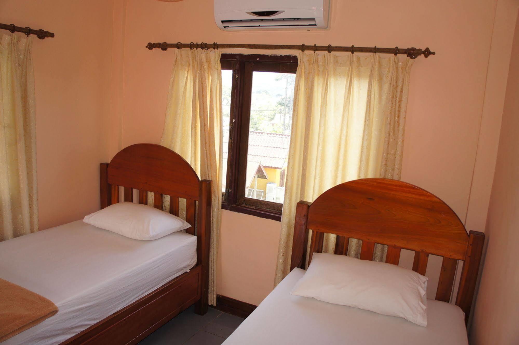 Viengsavanh Guesthouse Vang Vieng Exterior photo